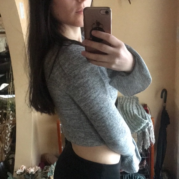 Forever21 Long sleeve crop top ✨ - Picture 5 of 5